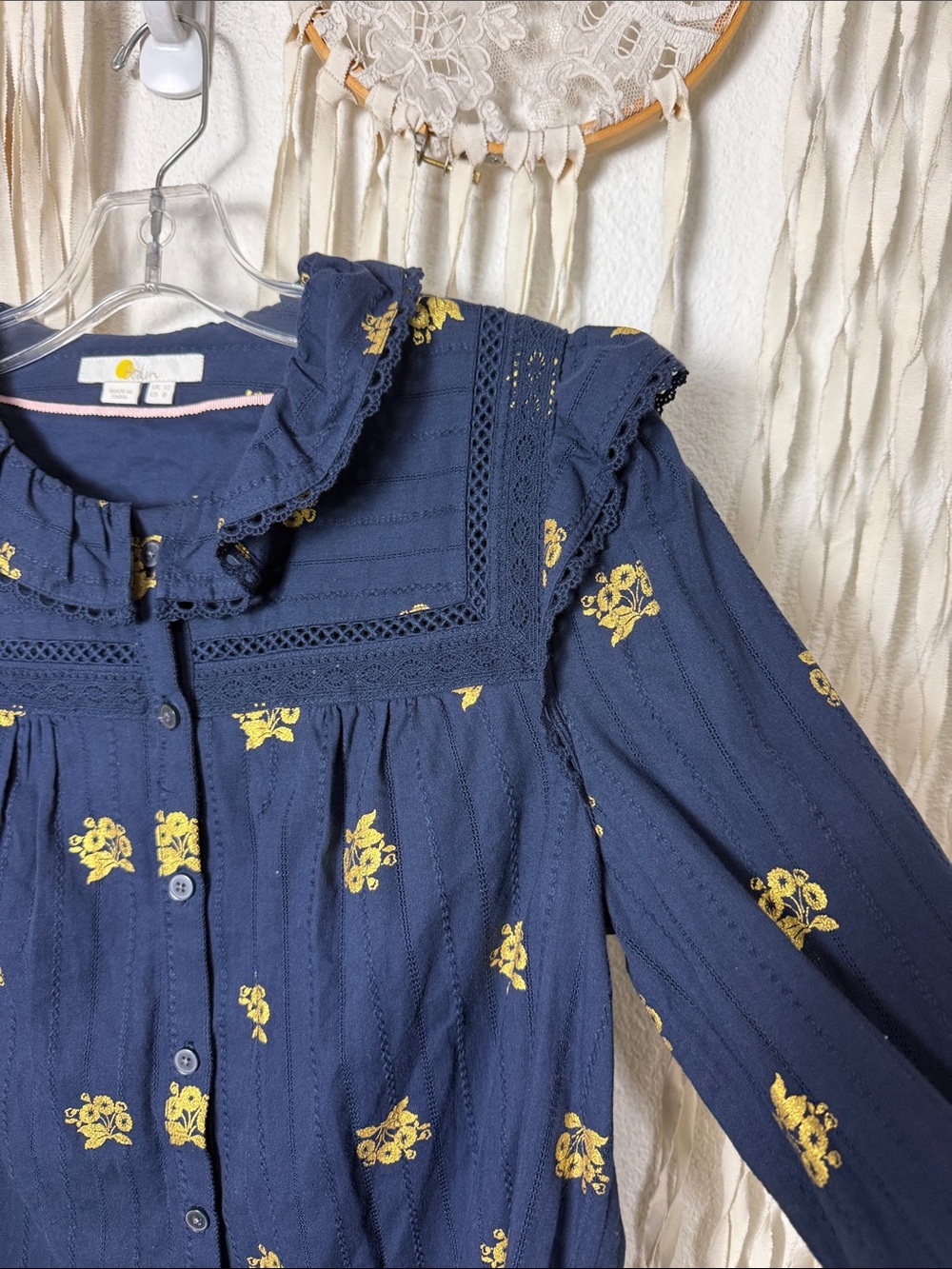 Boden Crochet Trim Ruffle Sleeve Button Down Blouse in Navy and Gold Floral US8 - Picture 6 of 13